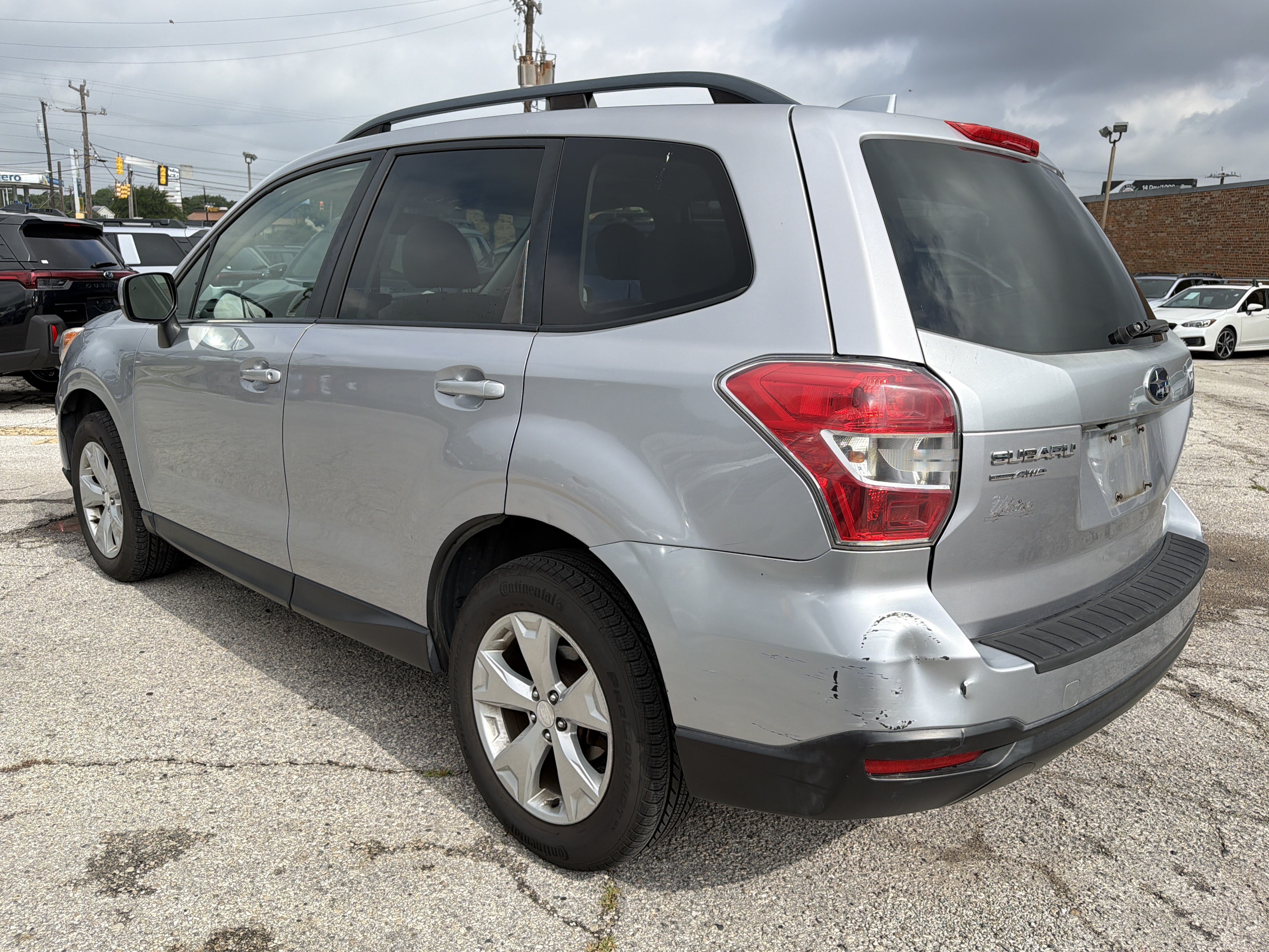 Used 2016 Subaru Forester 2.5i Premium w/ Popular Package #2 AWD/4WD image 5