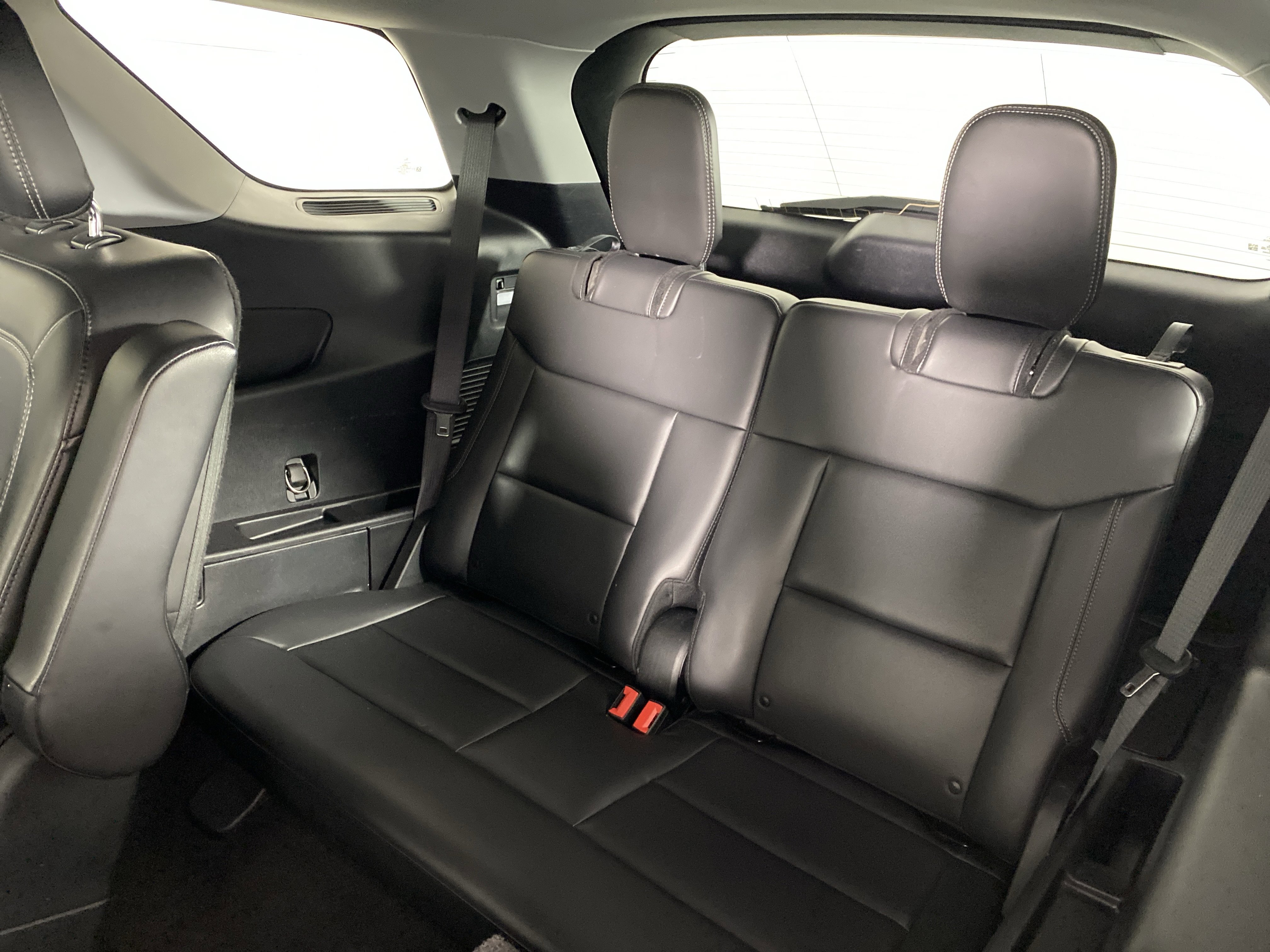 Used 2021 Ford Explorer XLT w/ Equipment Group 202A image 33