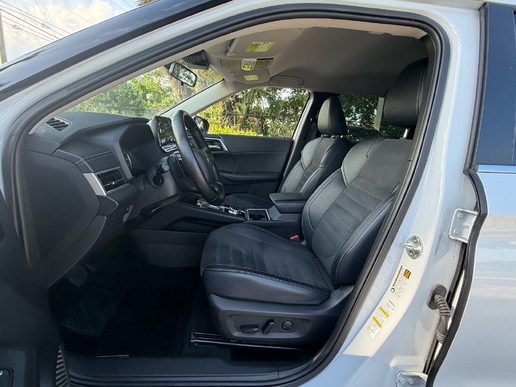Used 2024 Mitsubishi Outlander SE AWD/4WD image 8