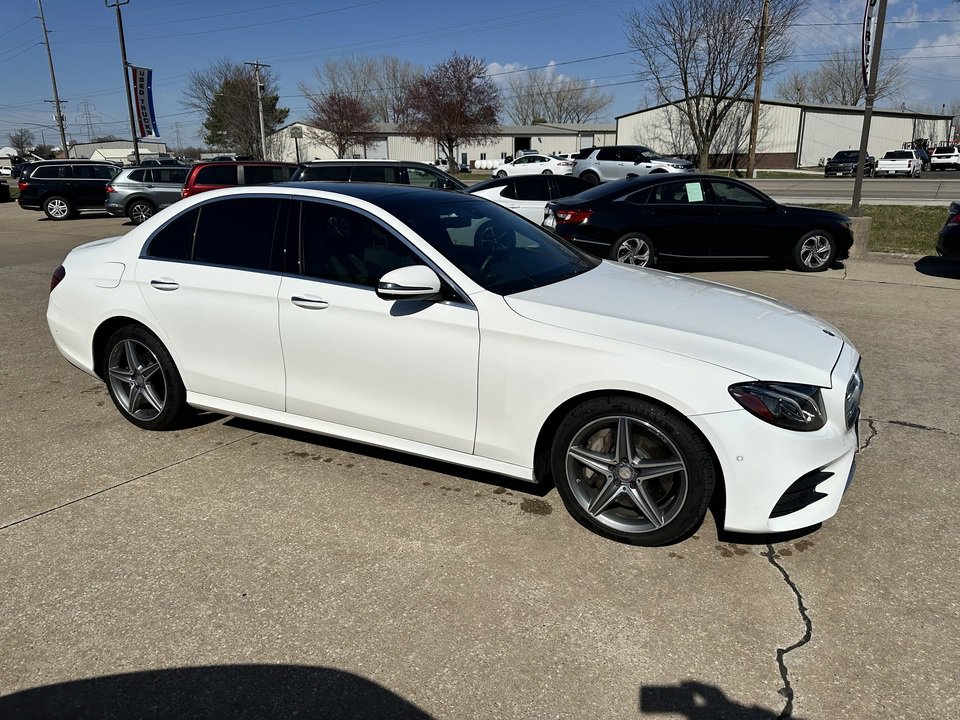 Used 2017 Mercedes-Benz E 300 4MATIC image 4