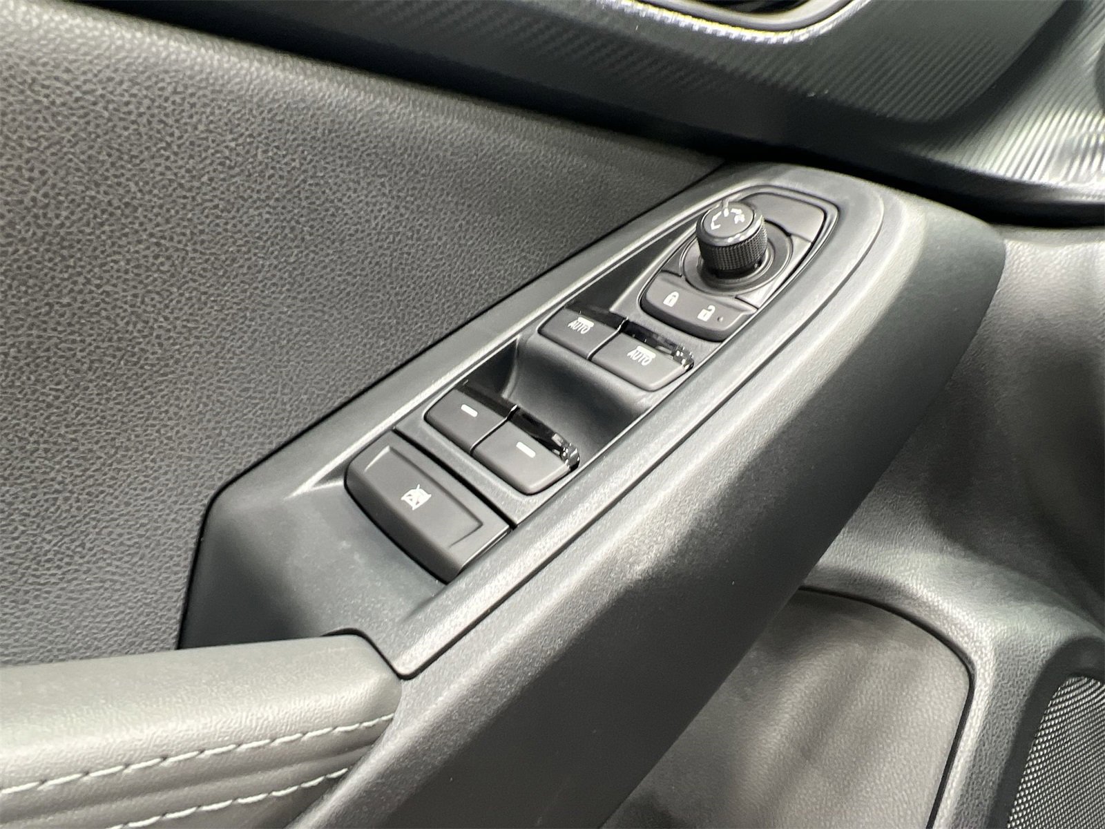 New 2025 Subaru Crosstrek 2.0i Premium image 13