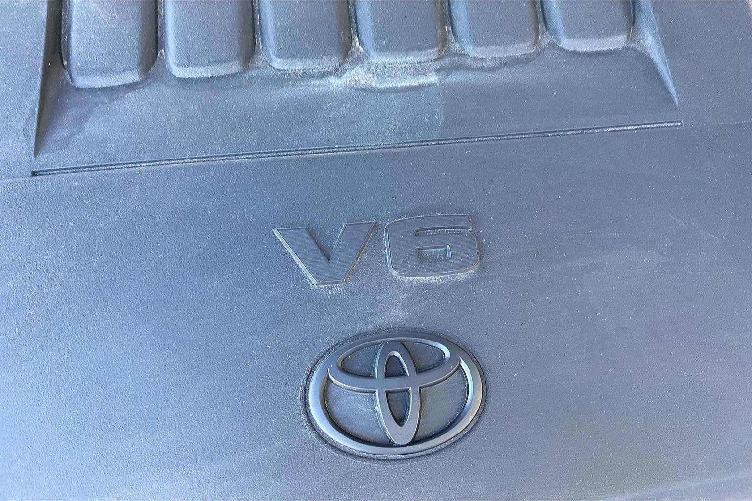 Used 2018 Toyota Avalon Limited w/ All Weather Liner Package FWD image 30