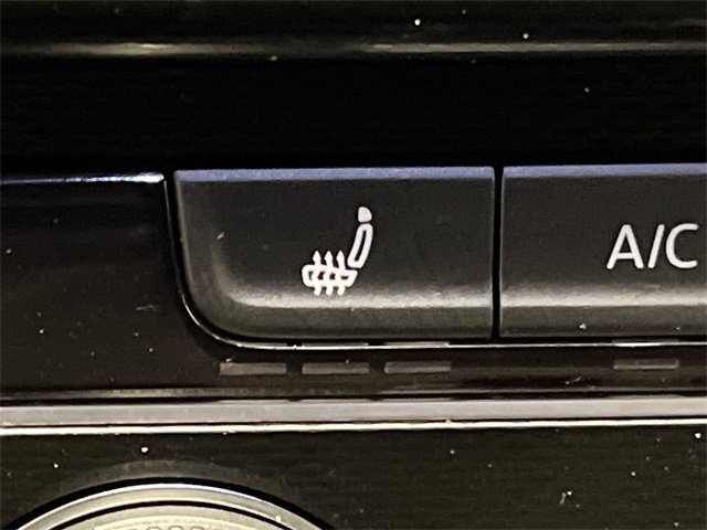 Used 2017 Volkswagen Golf S image 26