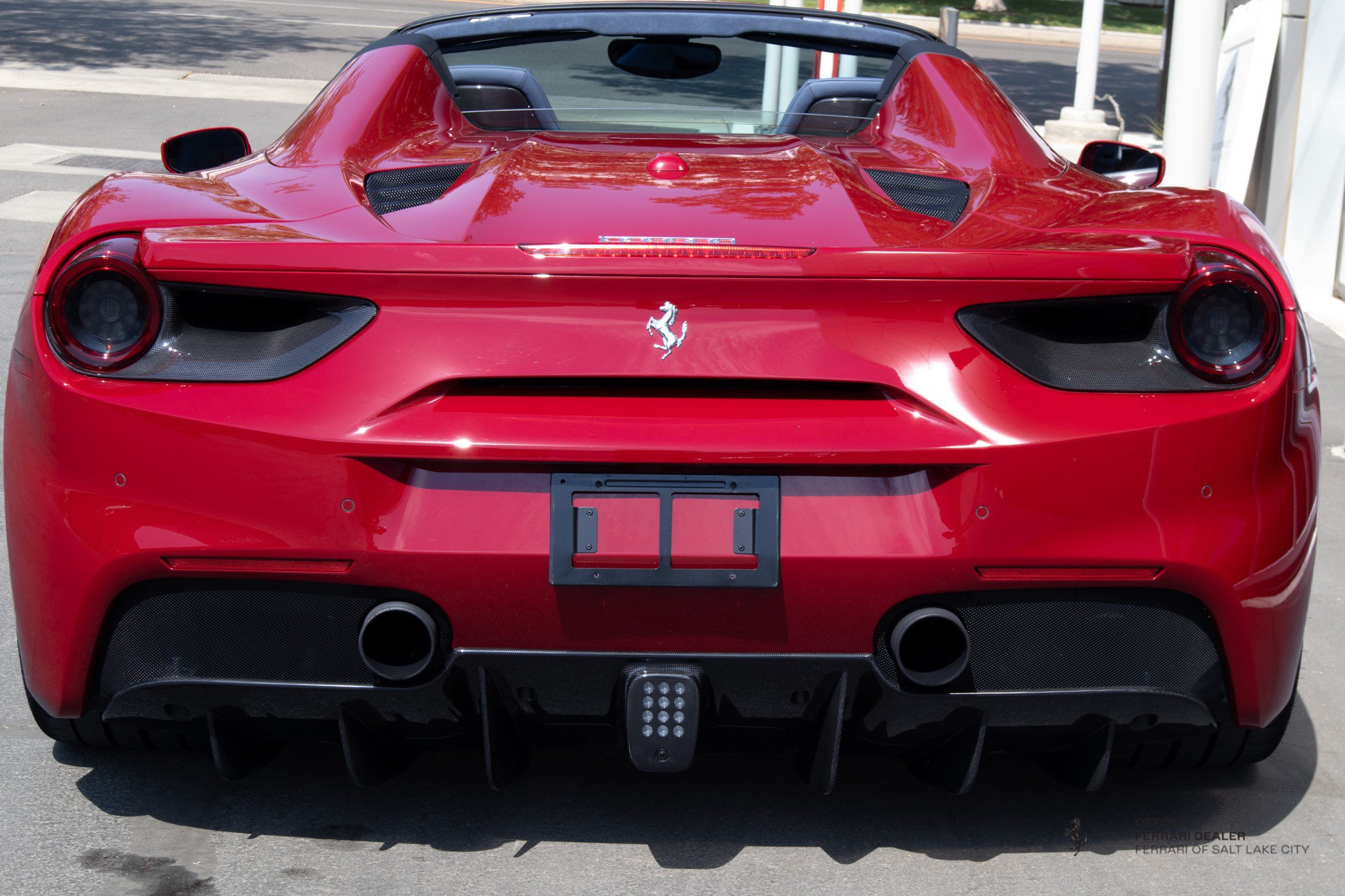 Used 2019 Ferrari 488 Spider RWD image 4