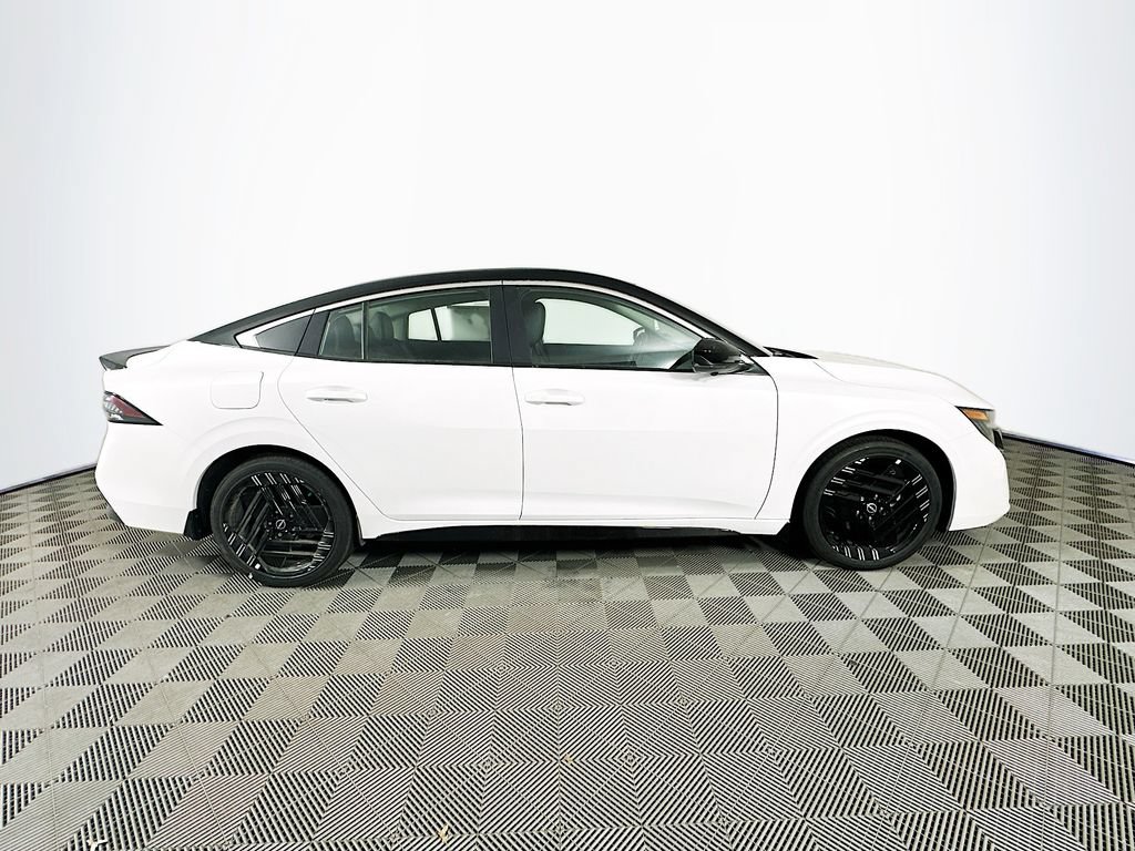 New 2026 Nissan Sentra SR w/ SR Premium Package FWD image 11