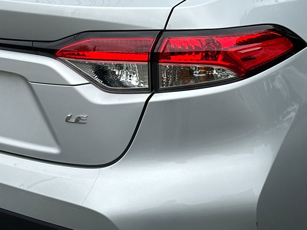 Used 2024 Toyota Corolla LE FWD image 5