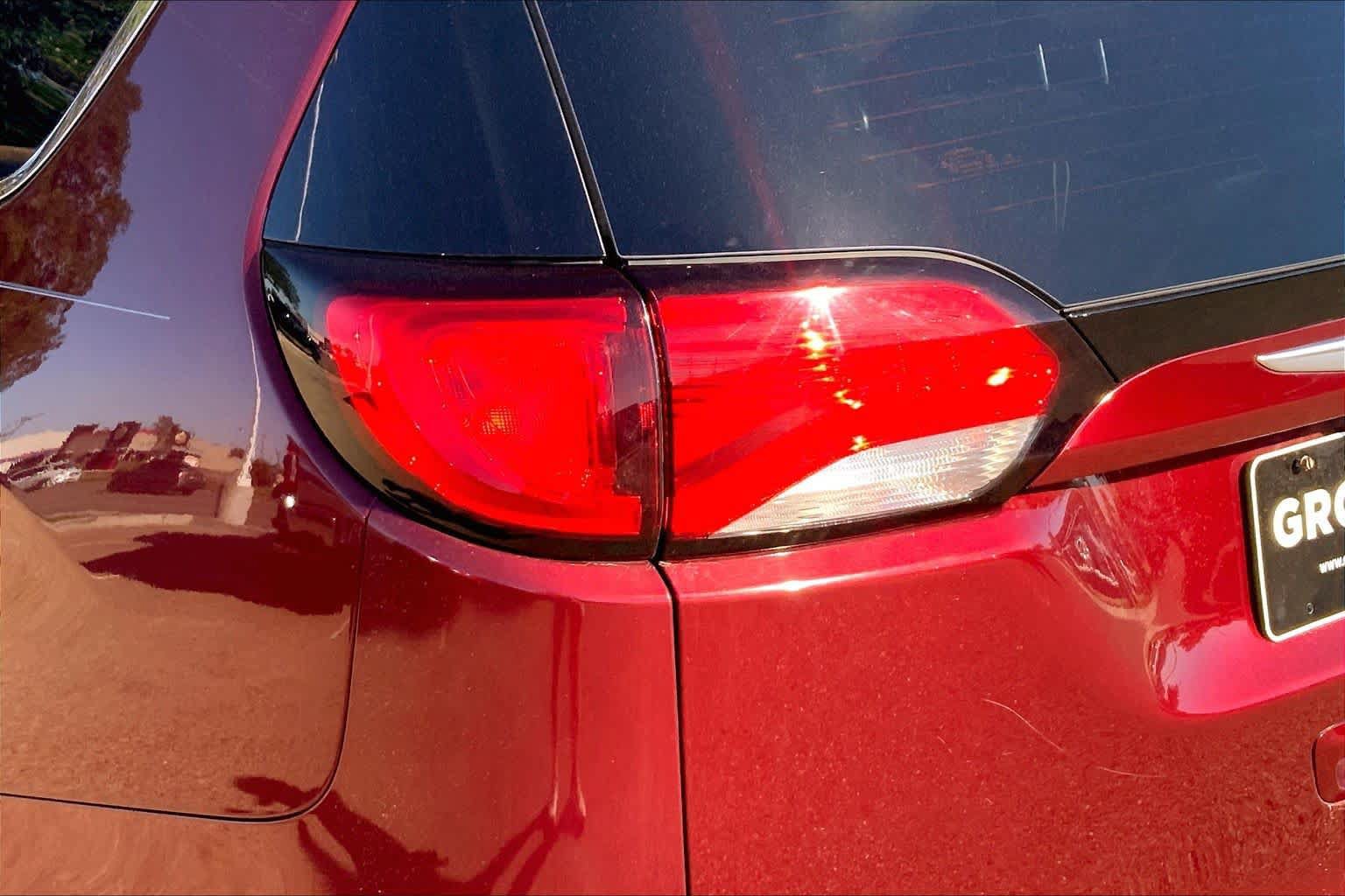 Used 2018 Chrysler Pacifica Touring Plus FWD image 29