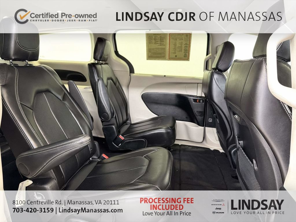 Used 2024 Chrysler Pacifica Touring-L FWD image 16