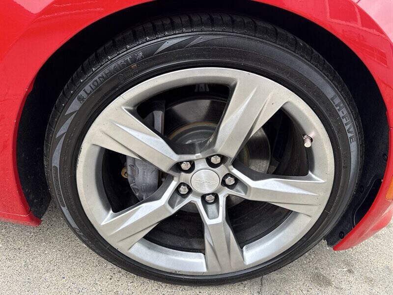 Used 2017 Chevrolet Camaro SS RWD image 16