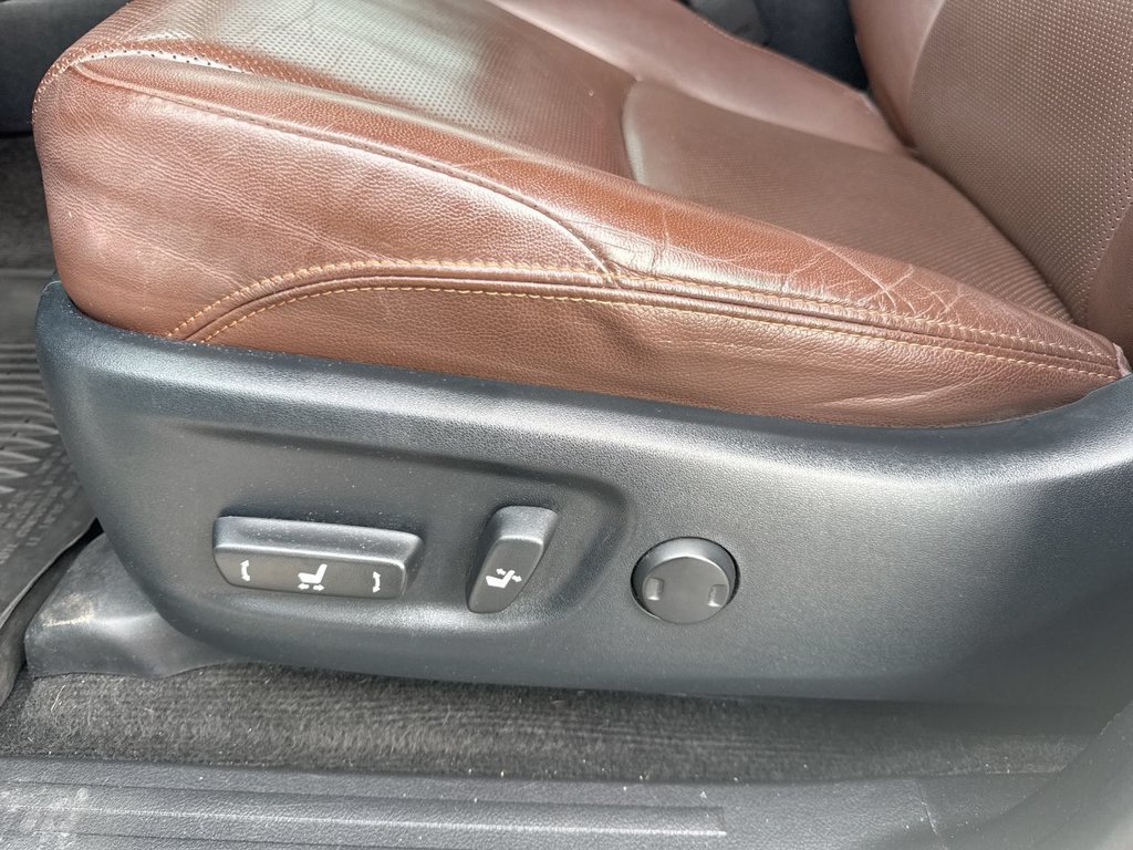 Used 2019 Toyota 4Runner Limited AWD/4WD image 15