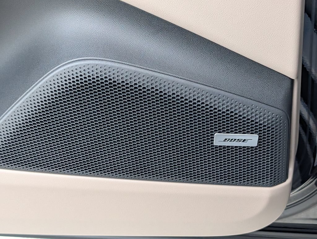 New 2026 Porsche Macan Electric RWD image 20