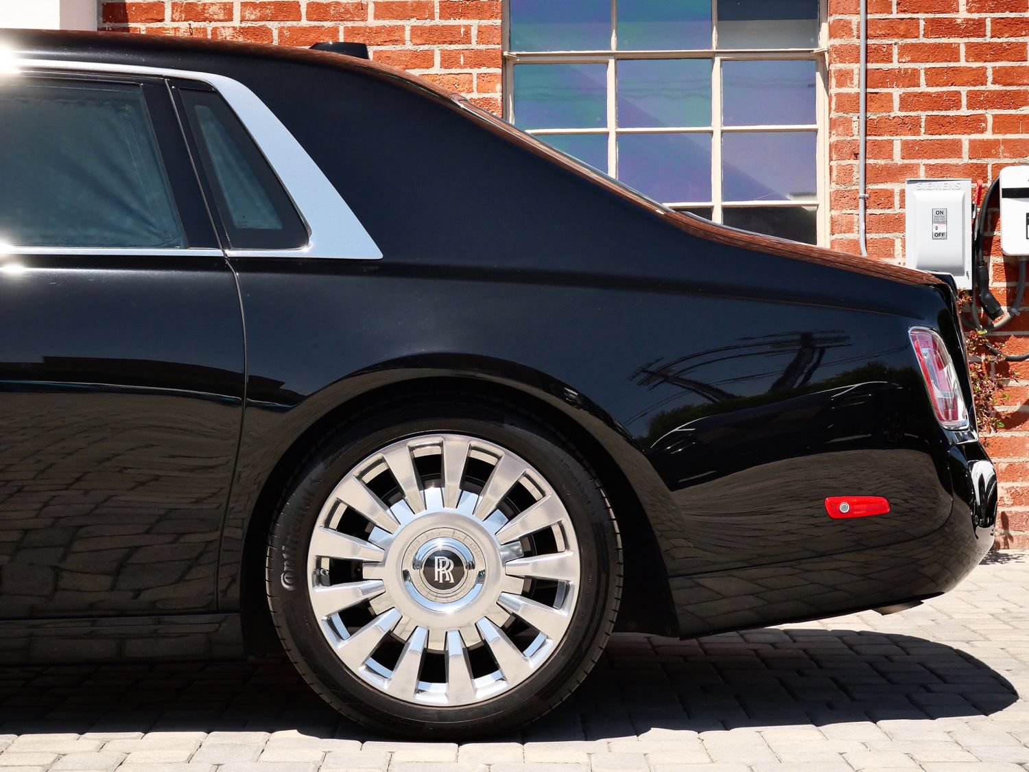 Used 2022 Rolls-Royce Phantom Extended Wheelbase w/ The Phantom Package RWD image 42