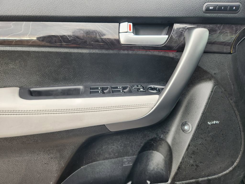 Used 2014 Kia Sorento SX w/ 3rd Row Package image 13