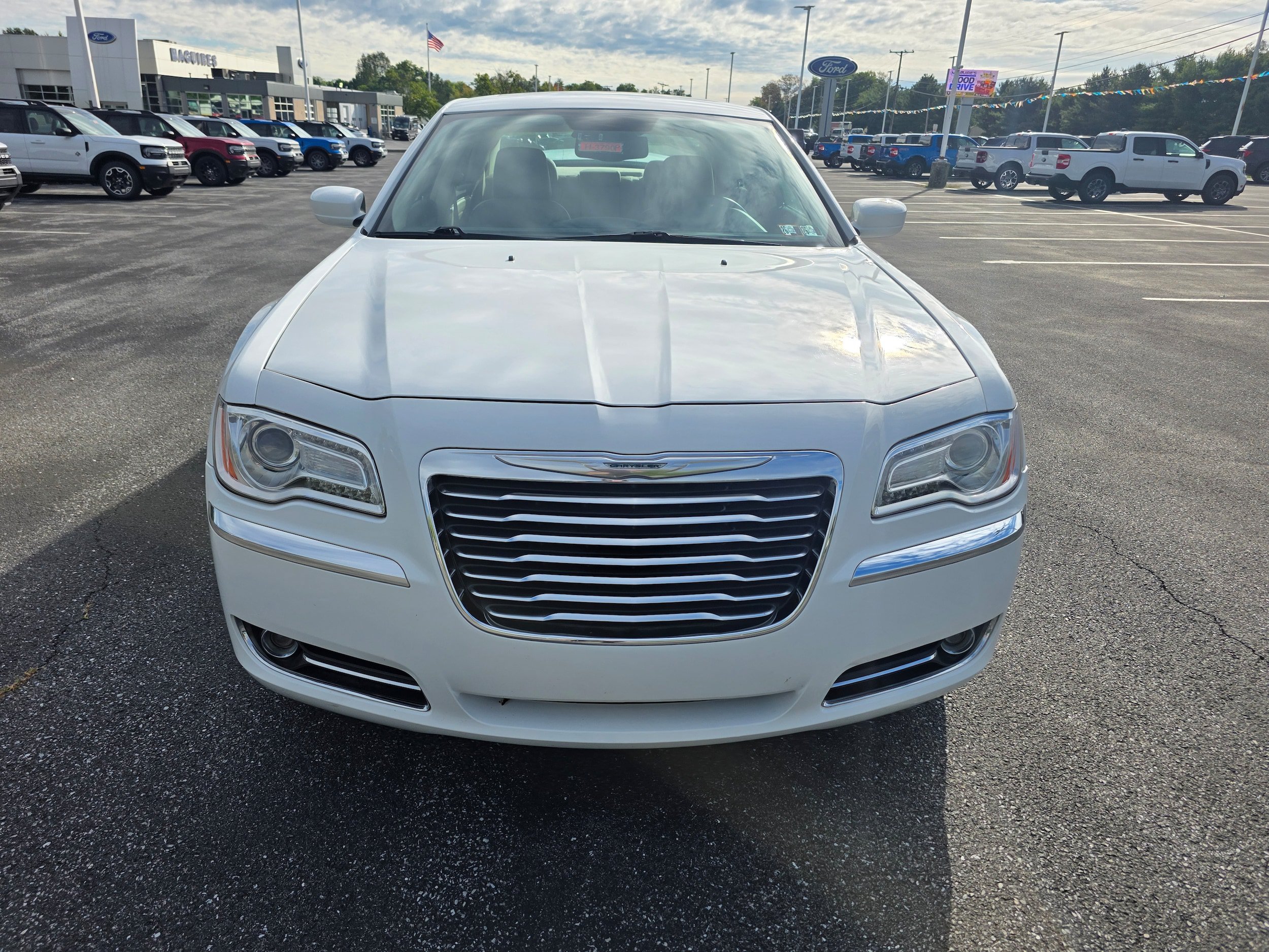 Used 2013 Chrysler 300 AWD w/ Driver Convenience Group image 6