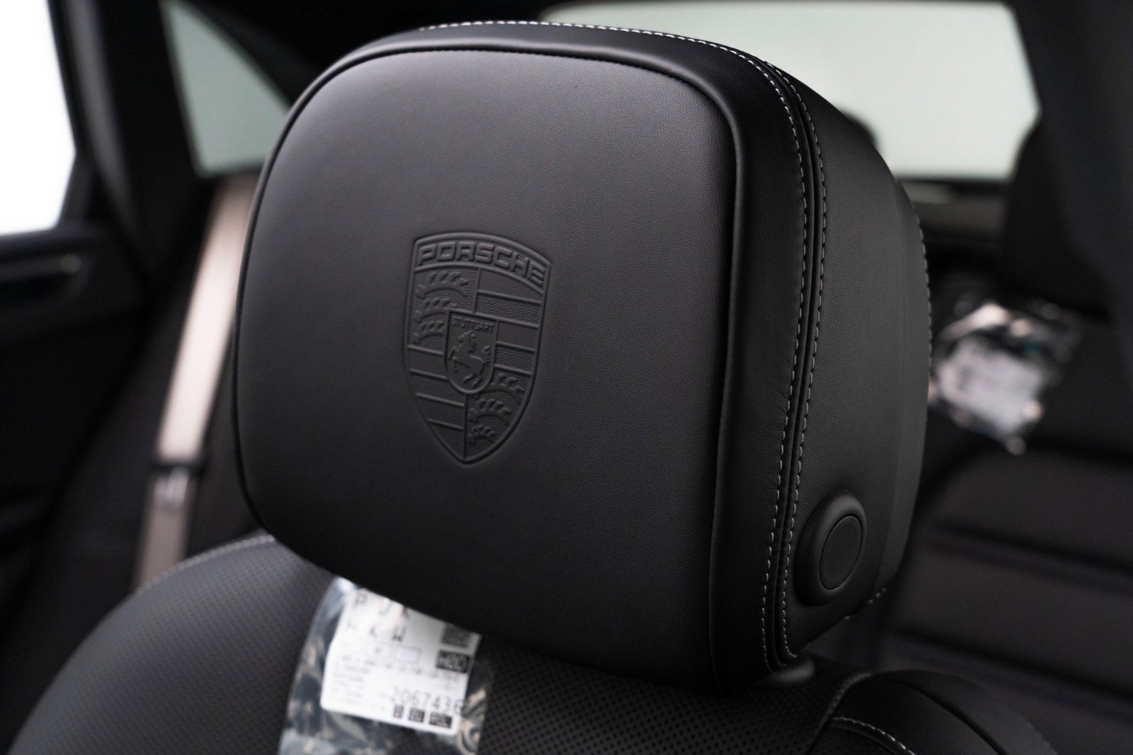 New 2025 Porsche Macan Turbo image 19