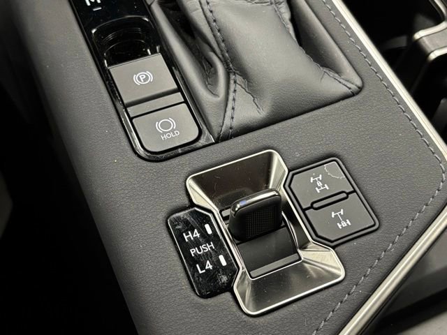 Used 2025 Lexus GX 550 AWD/4WD image 36