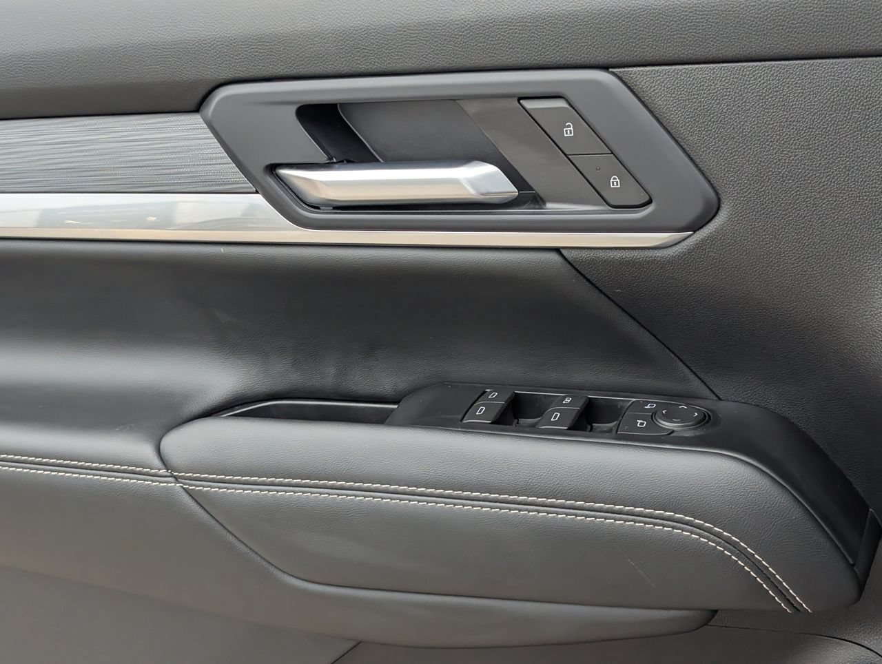 Used 2026 GMC Terrain Elevation FWD image 24
