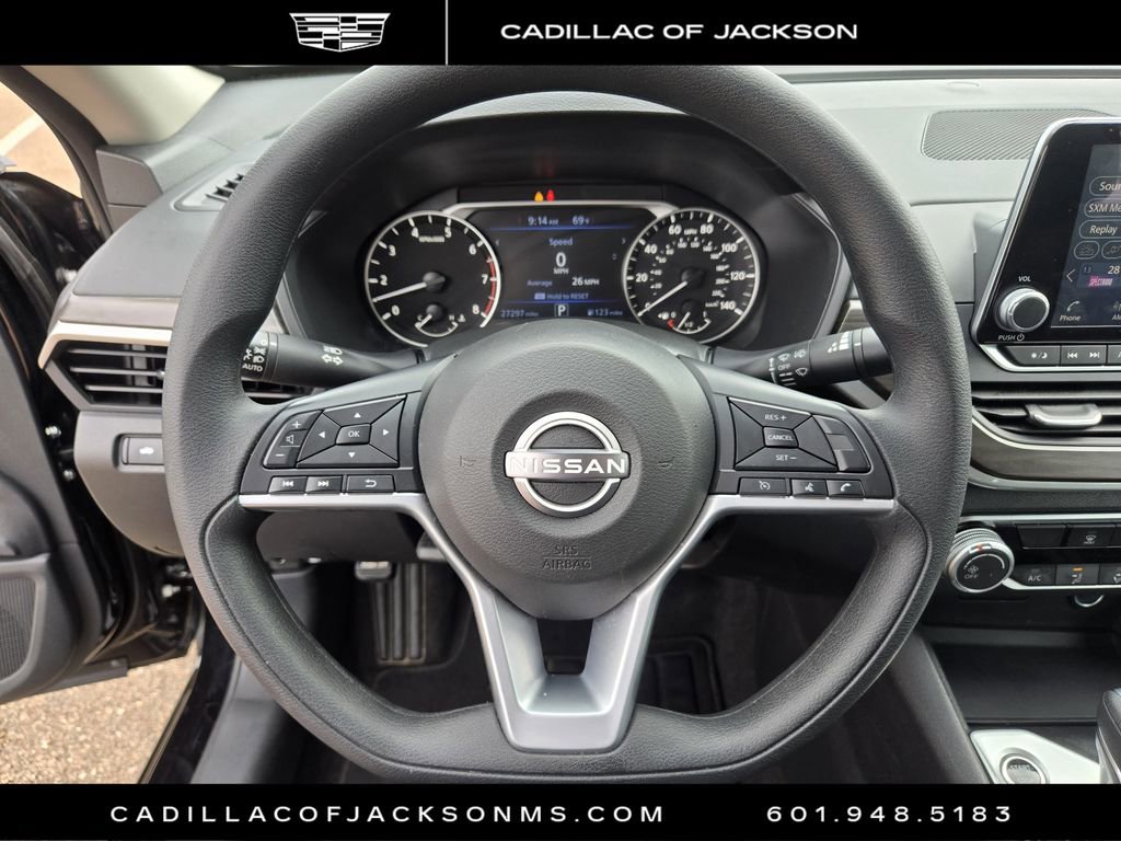 Used 2025 Nissan Altima 2.5 SV image 16