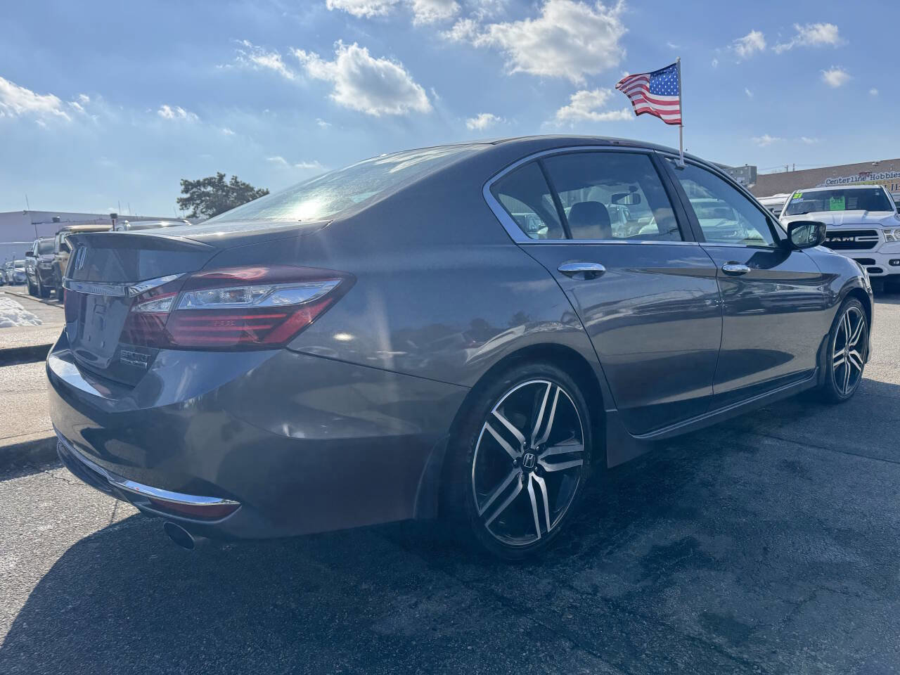 Used 2017 Honda Accord Sport Special Edition image 9