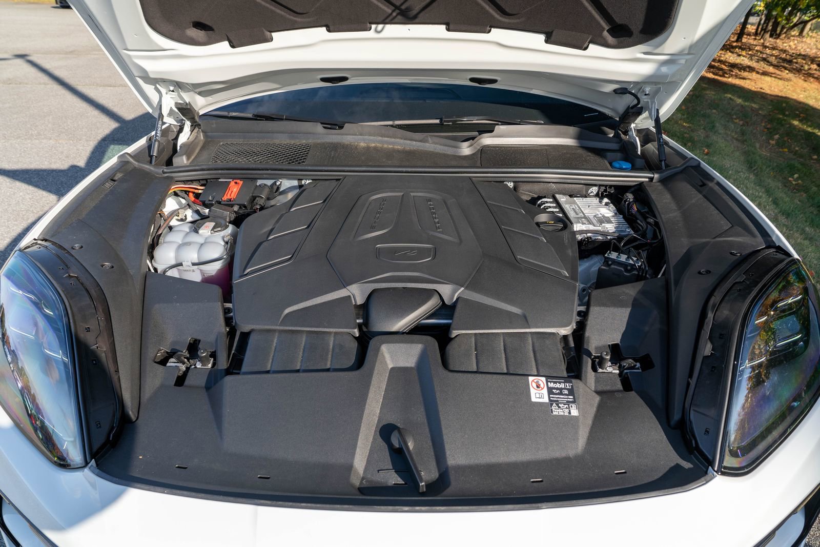 Certified 2025 Porsche Cayenne image 17