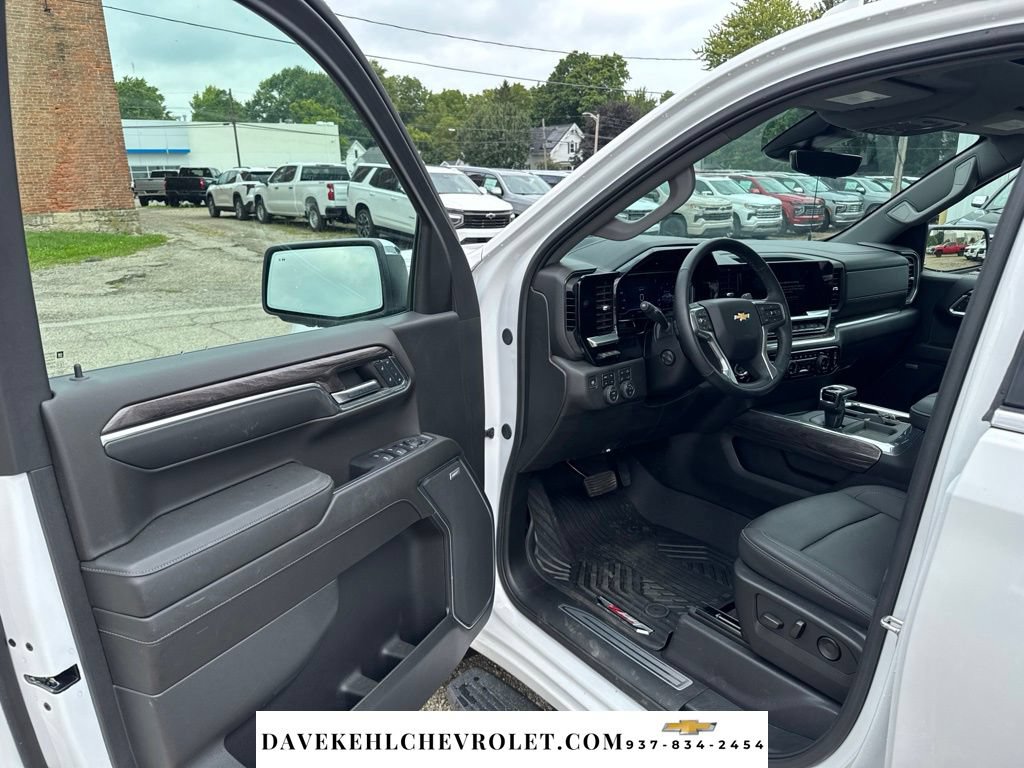 Used 2024 Chevrolet Silverado 1500 LTZ w/ LTZ Premium Package AWD/4WD image 9