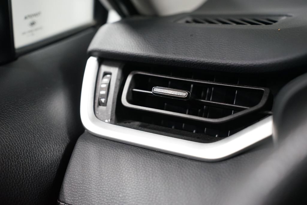 Certified 2025 Toyota RAV4 XLE AWD/4WD image 25