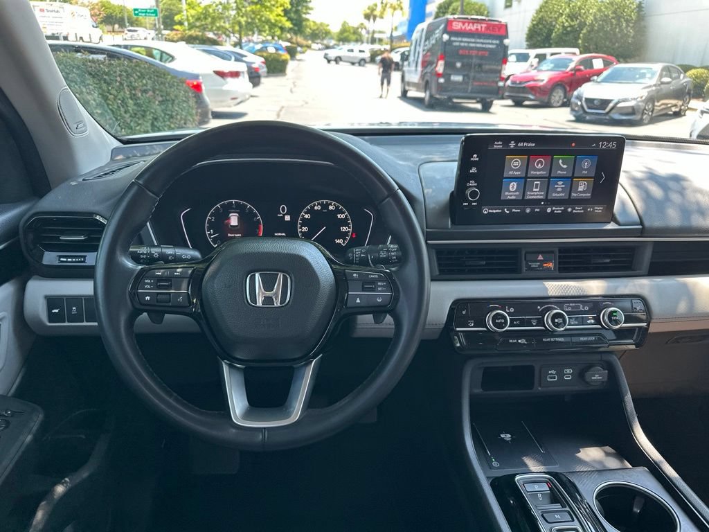 Certified 2025 Honda Pilot Touring image 20