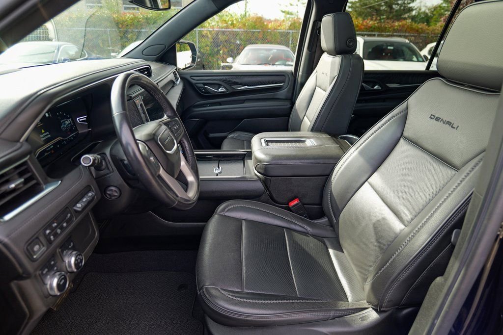 Used 2022 GMC Yukon XL Denali image 20