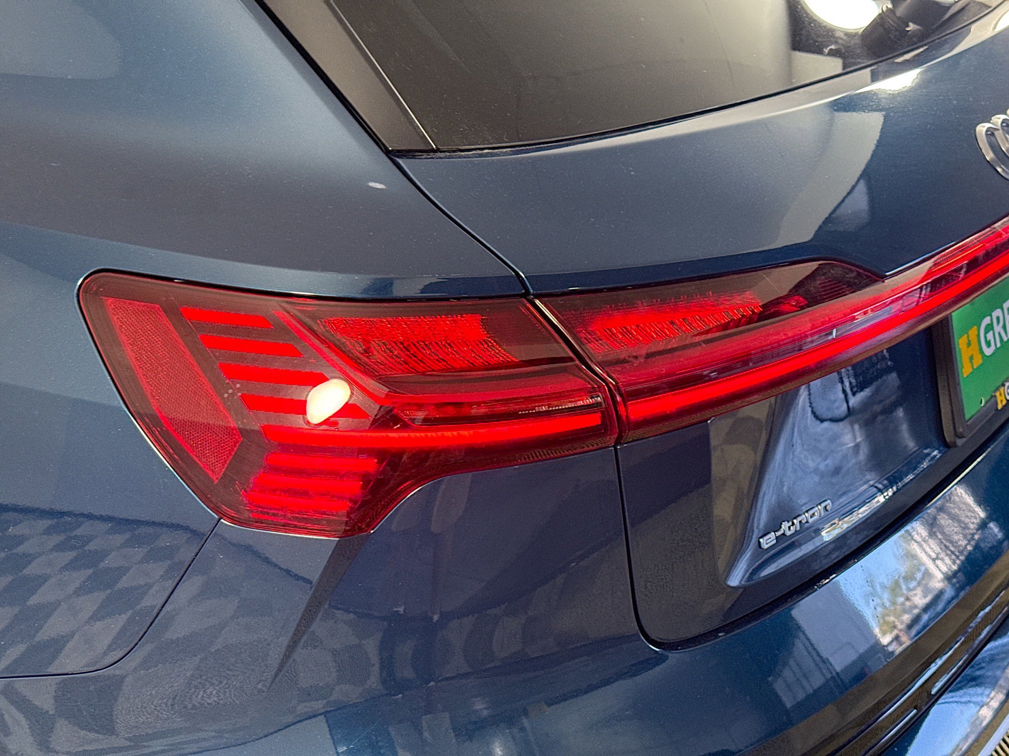 Used 2019 Audi e-tron Prestige w/ Prestige Package image 36