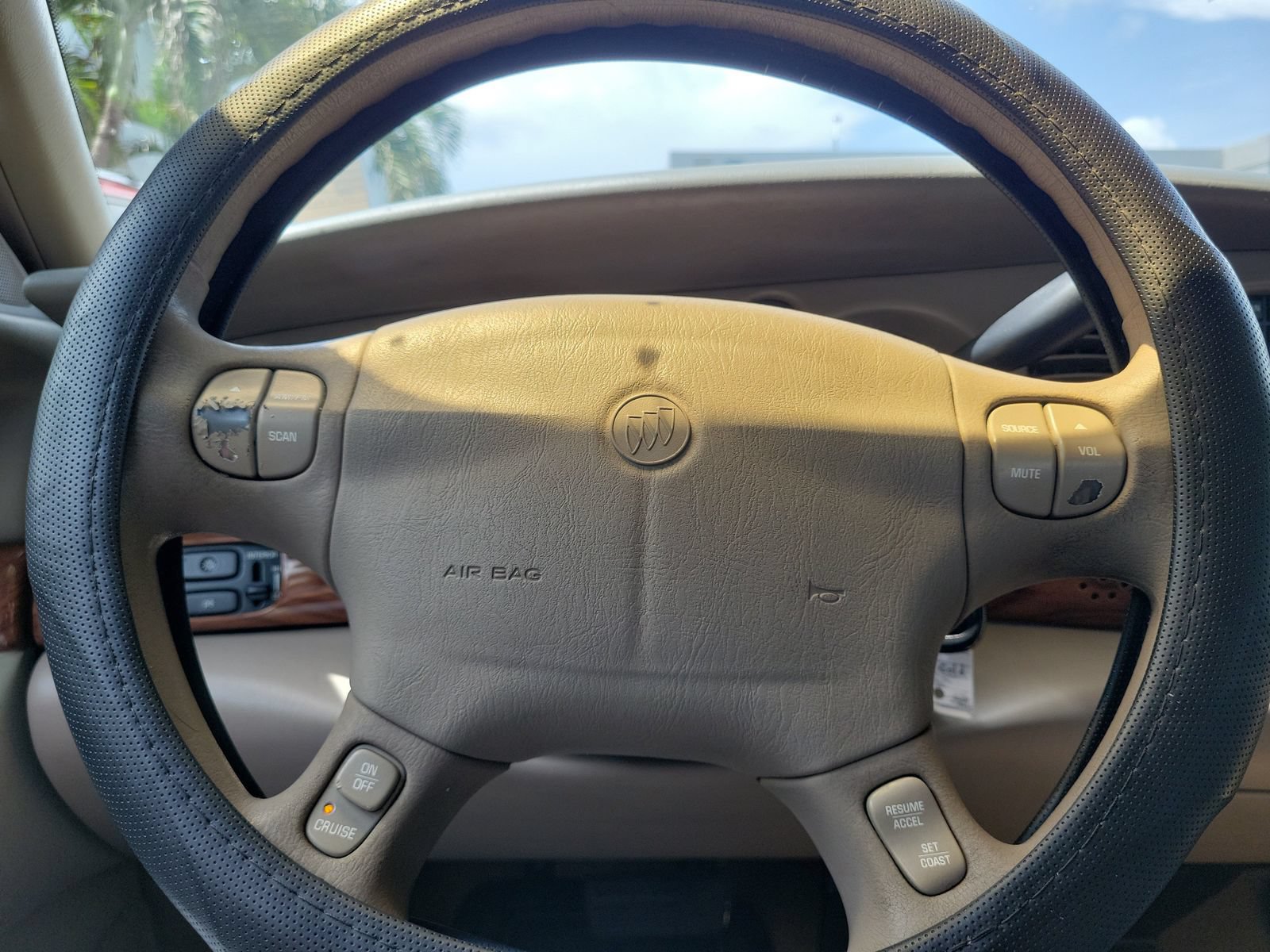 Used 2001 Buick Le Sabre Custom w/ Luxury Pkg FWD image 24