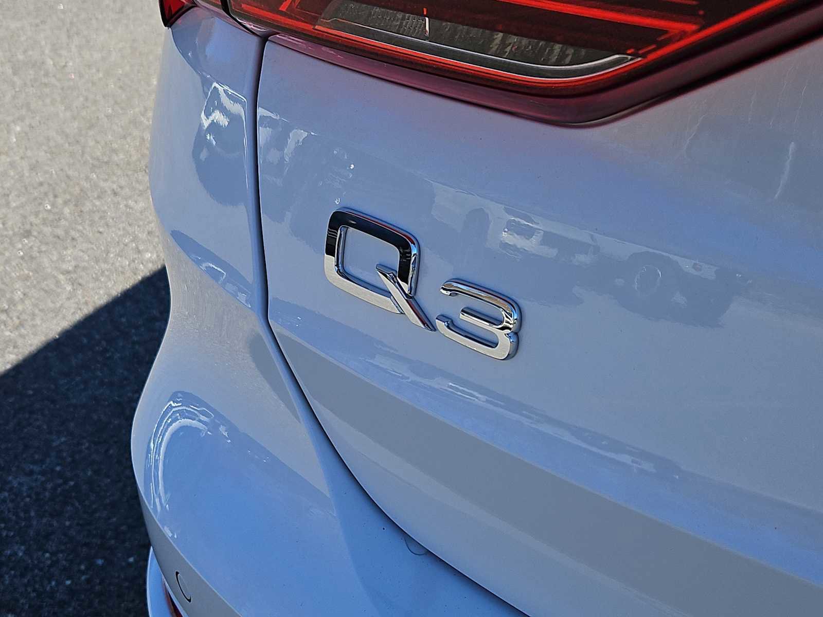 Certified 2025 Audi Q3 2.0T Premium w/ Convenience Package image 7