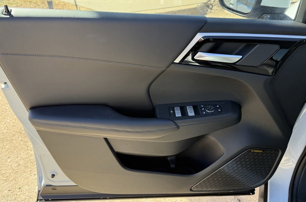 New 2026 Mitsubishi Outlander SE image 15