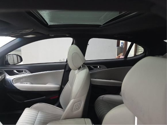 Used 2023 Genesis G70 2.0T w/ Sport Prestige Package RWD image 8