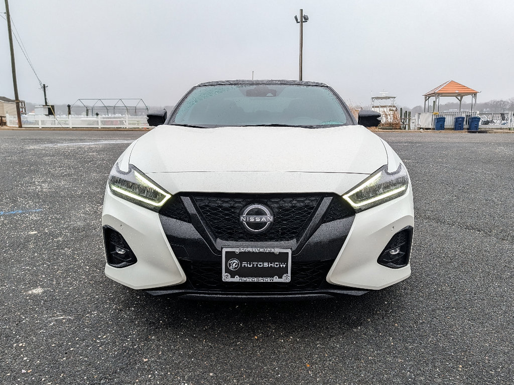 Used 2023 Nissan Maxima SR w/ Sport Mat Group image 2