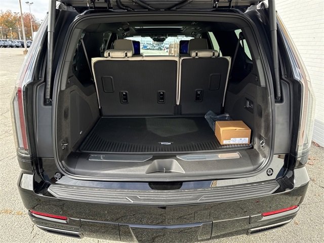 New 2026 Cadillac Escalade ESV Sport w/ LPO, ONYX Package image 4