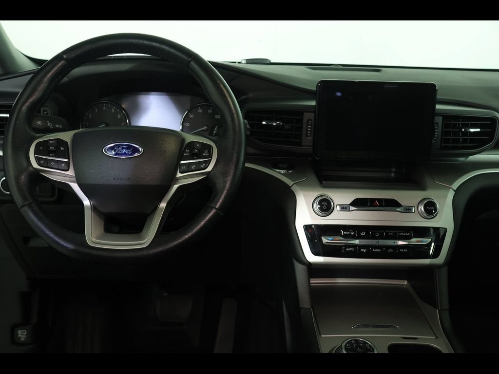 Used 2022 Ford Explorer XLT AWD/4WD image 15