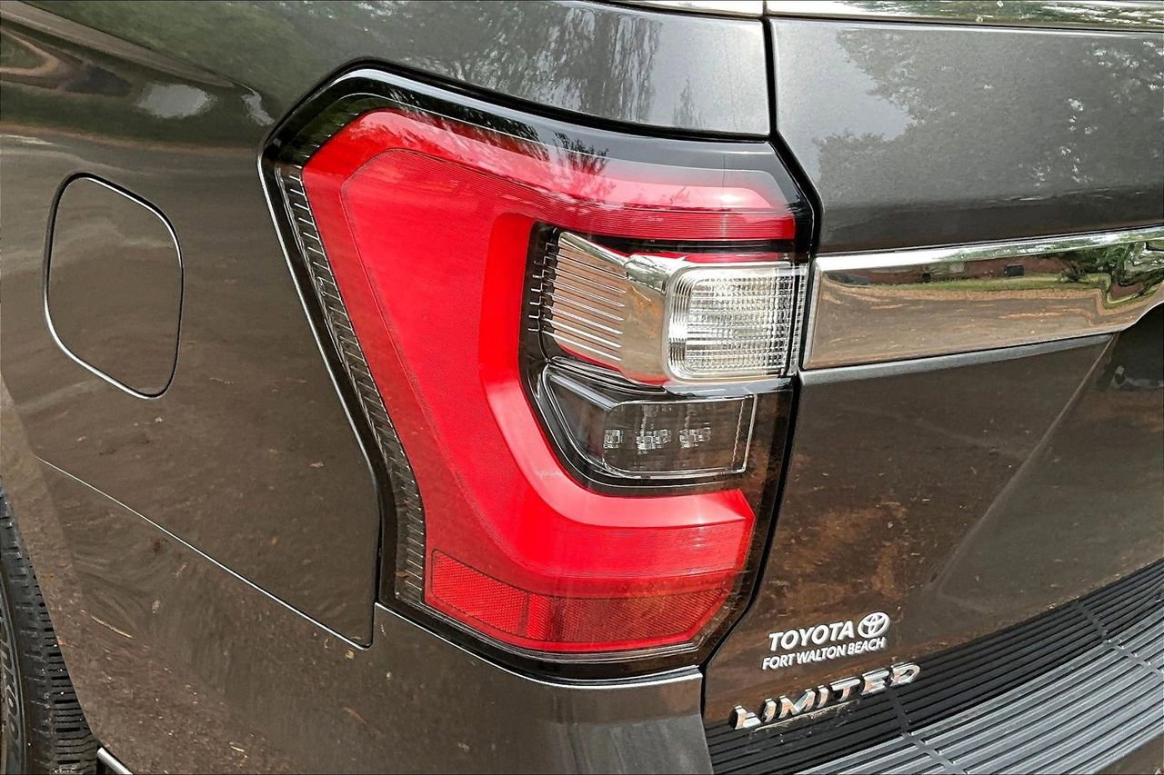 Used 2021 Ford Expedition Max Limited image 20