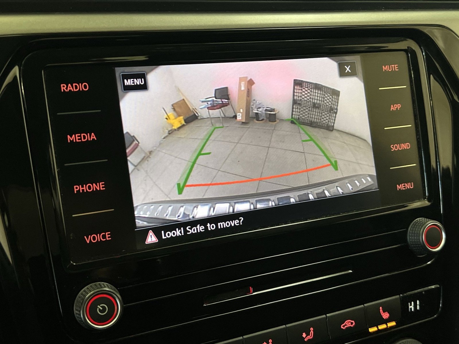 Used 2022 Volkswagen Passat 2.0T SE image 17