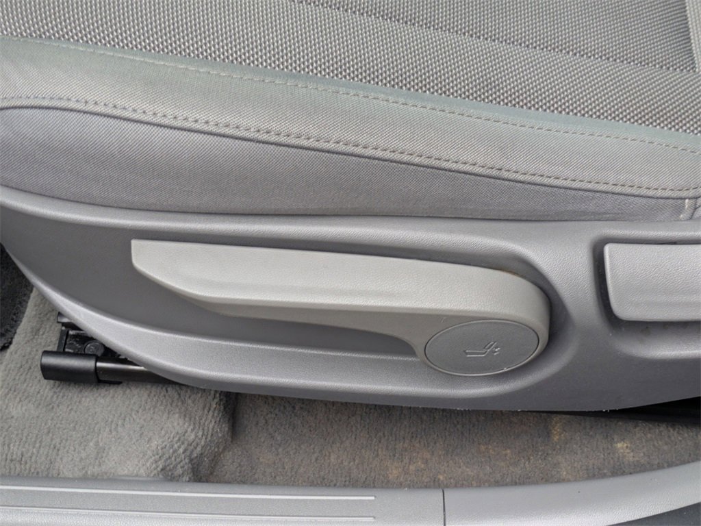 Used 2023 Hyundai Elantra SE w/ Cargo Package image 18