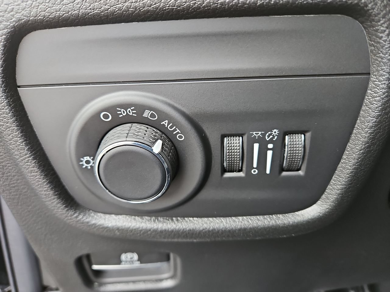 New 2026 Jeep Grand Cherokee Altitude AWD/4WD image 29