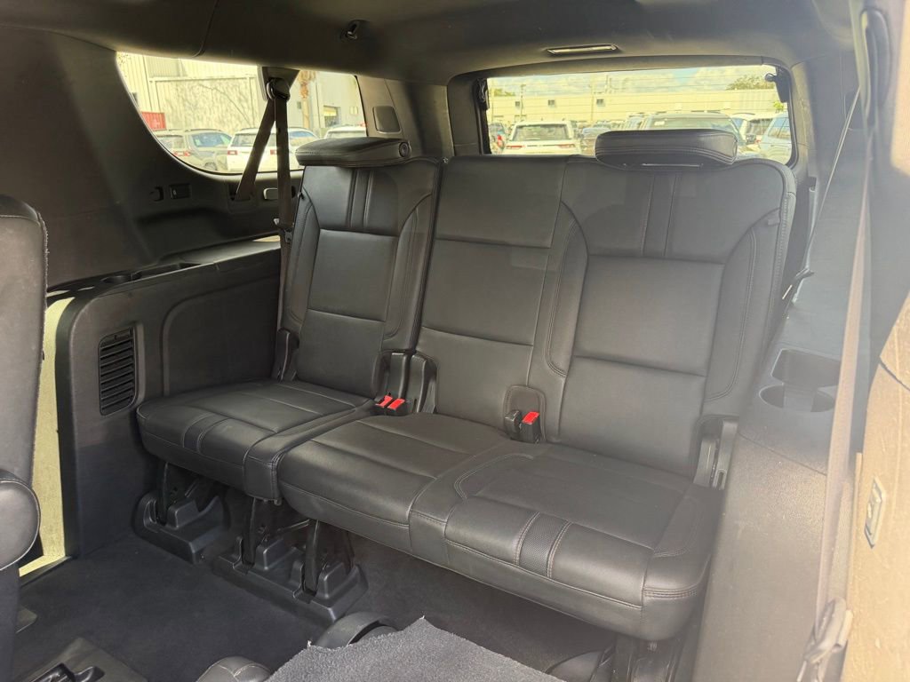 Used 2021 Chevrolet Suburban RST w/ Luxury Package image 29