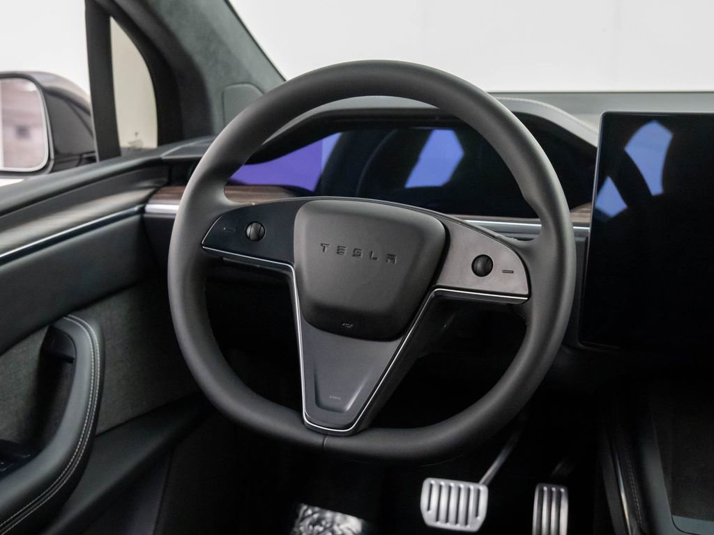Used 2024 Tesla Model X image 12