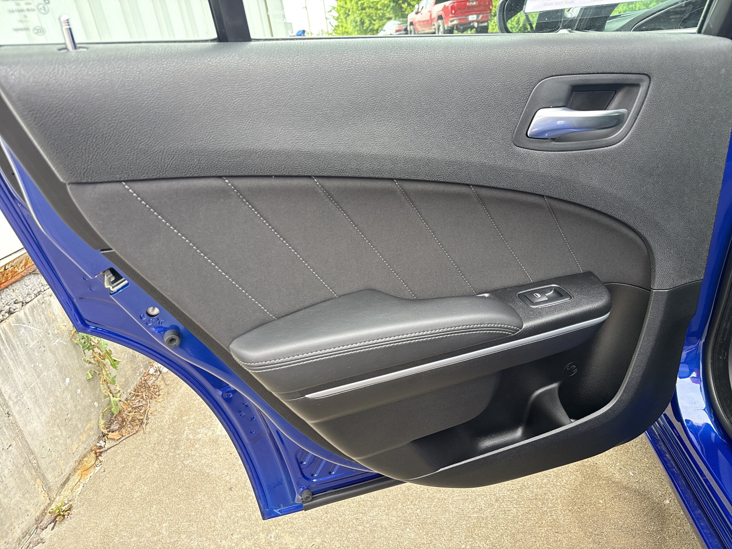 Used 2022 Dodge Charger SXT RWD image 10