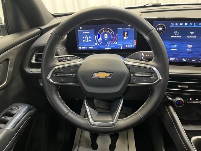 Used 2025 Chevrolet Traverse LT w/ Sun and Wheel Package image 20