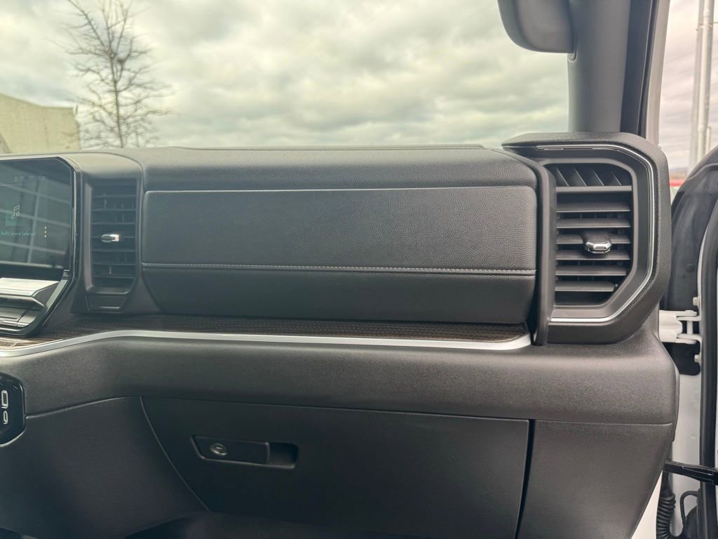 Used 2025 Chevrolet Silverado 2500 LT w/ Convenience Package image 20