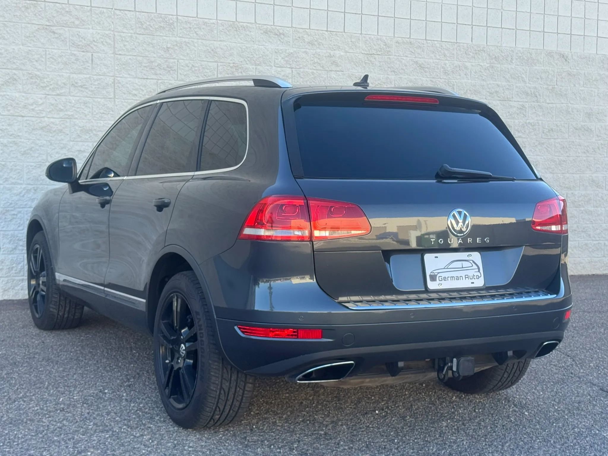 Used 2012 Volkswagen Touareg TDI AWD/4WD image 6