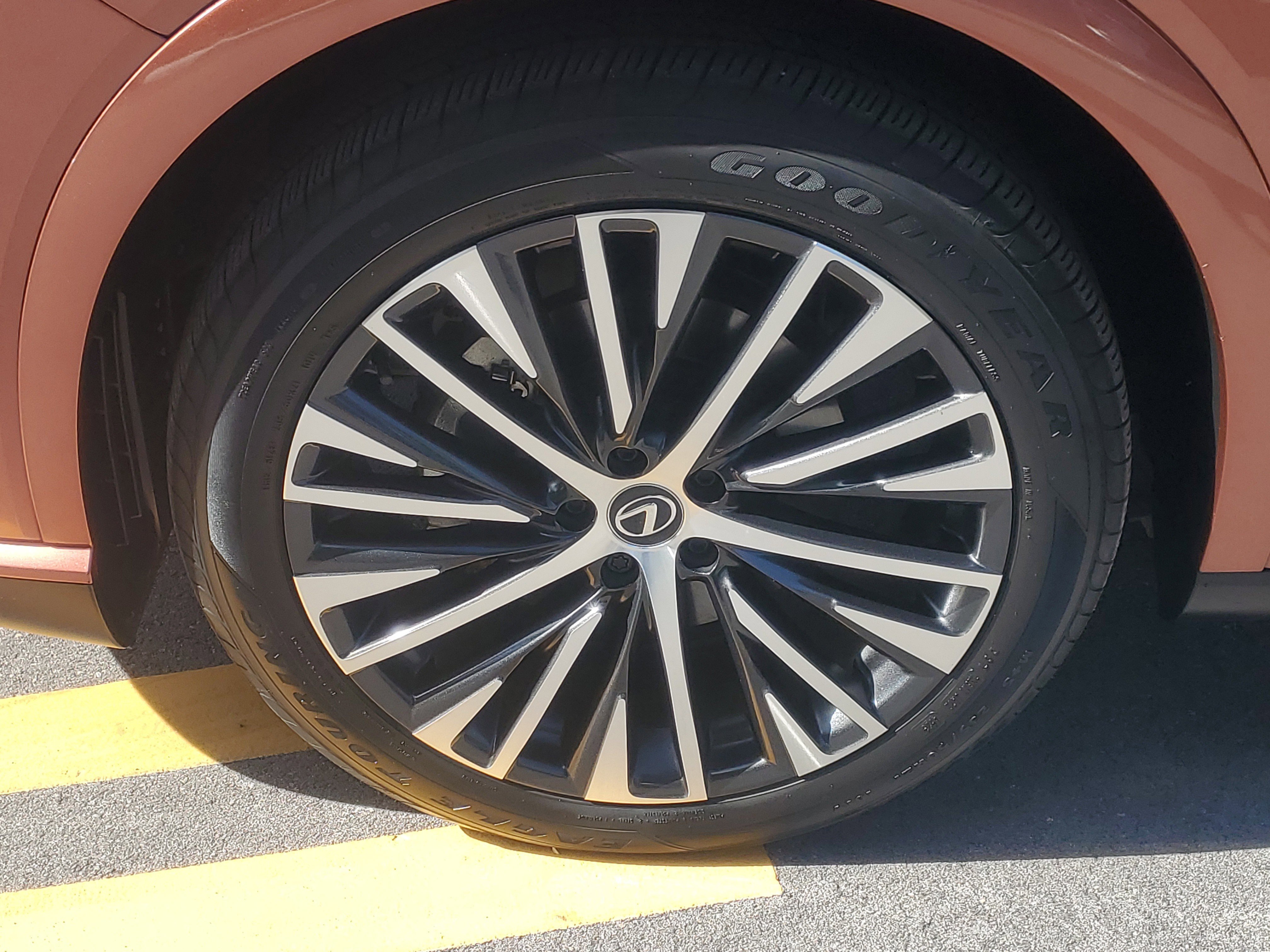 Used 2024 Lexus RX 350 AWD image 4