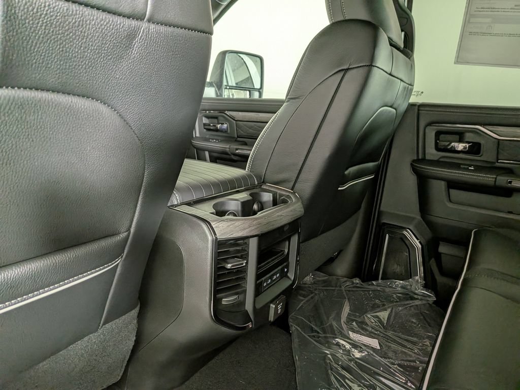 New 2026 RAM 2500 Limited AWD/4WD image 32