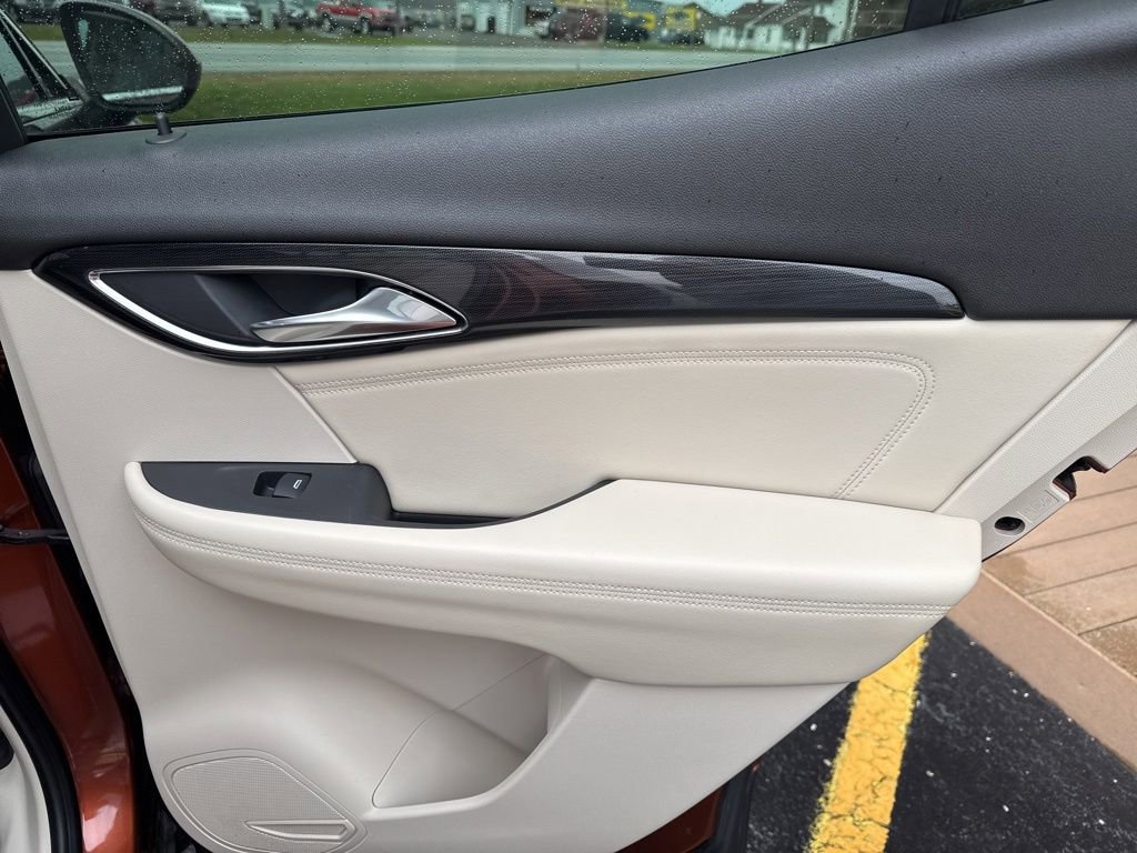 Used 2022 Buick Envision Essence w/ Safety Package image 34