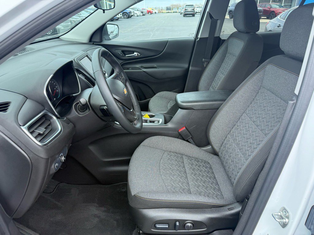 Used 2024 Chevrolet Equinox LT AWD/4WD image 11